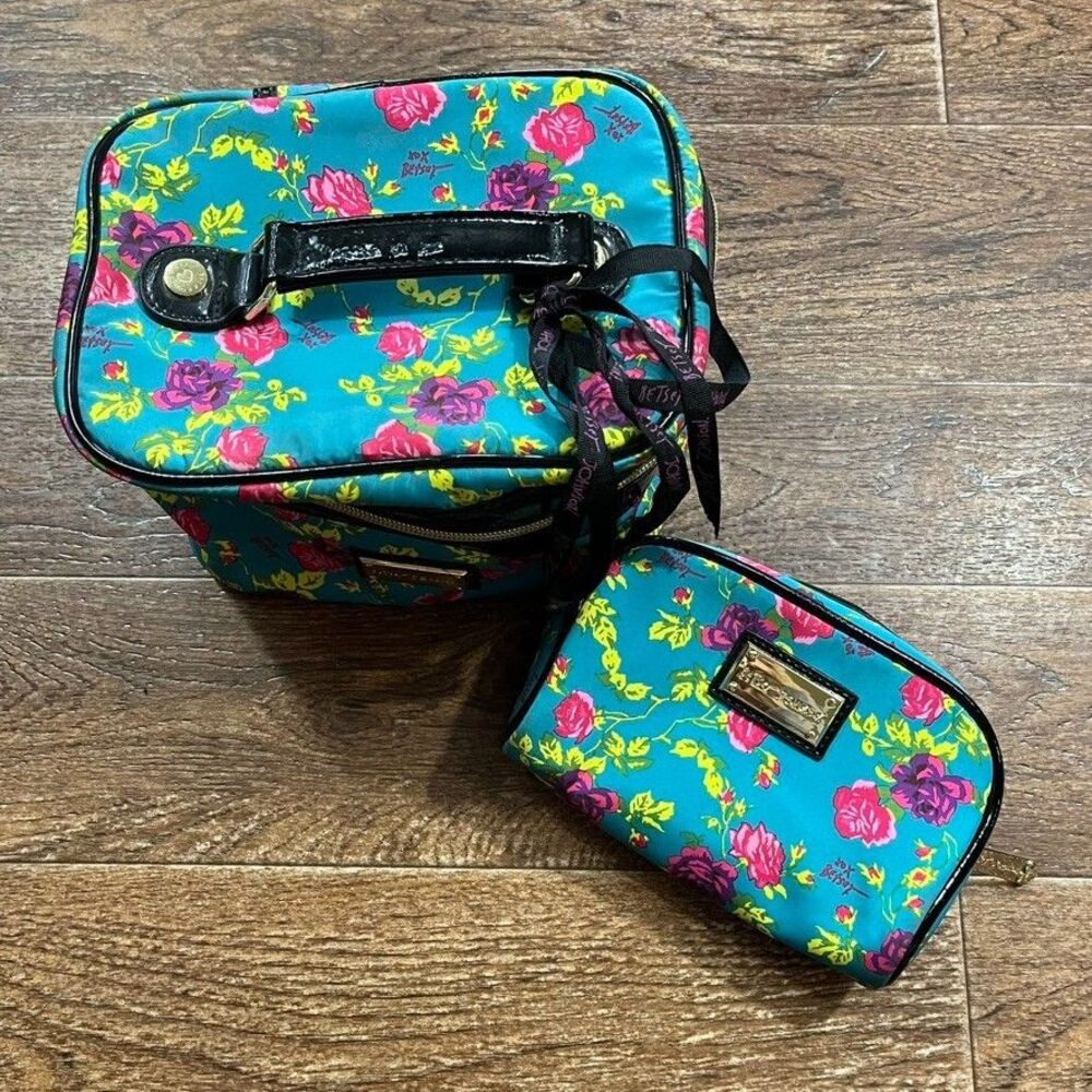 Betsey Johnson Cosmetic Makeup Travel Case Bag Train Floral Girly Glam Y2K Chic